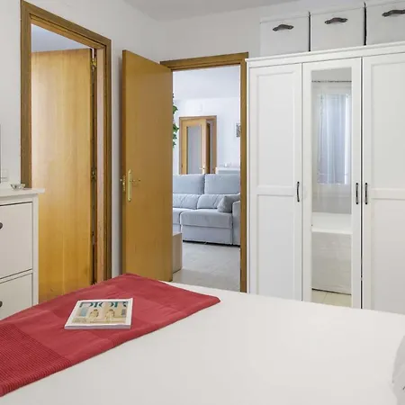 Apartamento De Tres Dormitorios Cerca Del Mar *