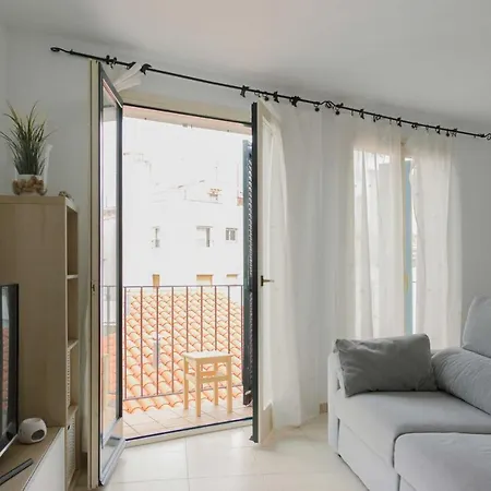 Apartamento De Tres Dormitorios Cerca Del Mar *